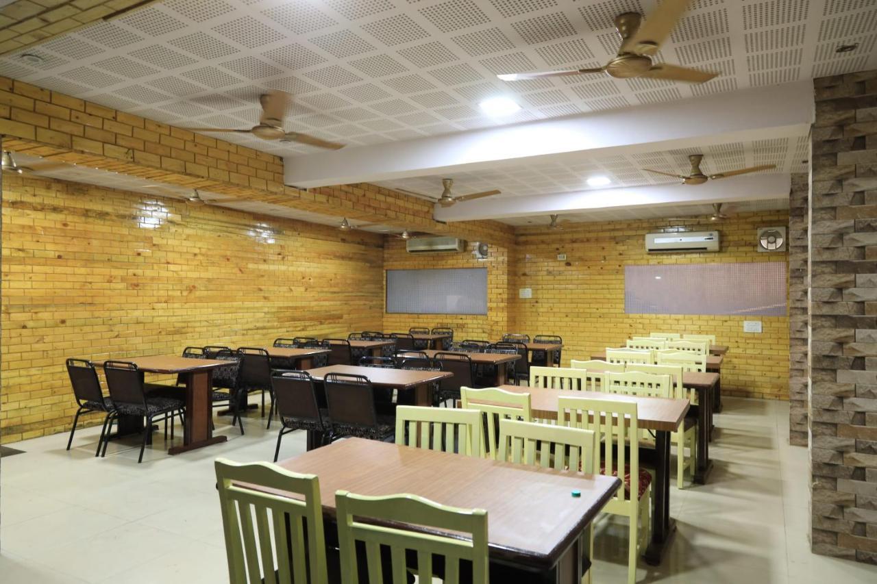 Oyo Flagship 77764 Hotel Rahul Ganeshpeth Colony Nagpur Eksteriør billede