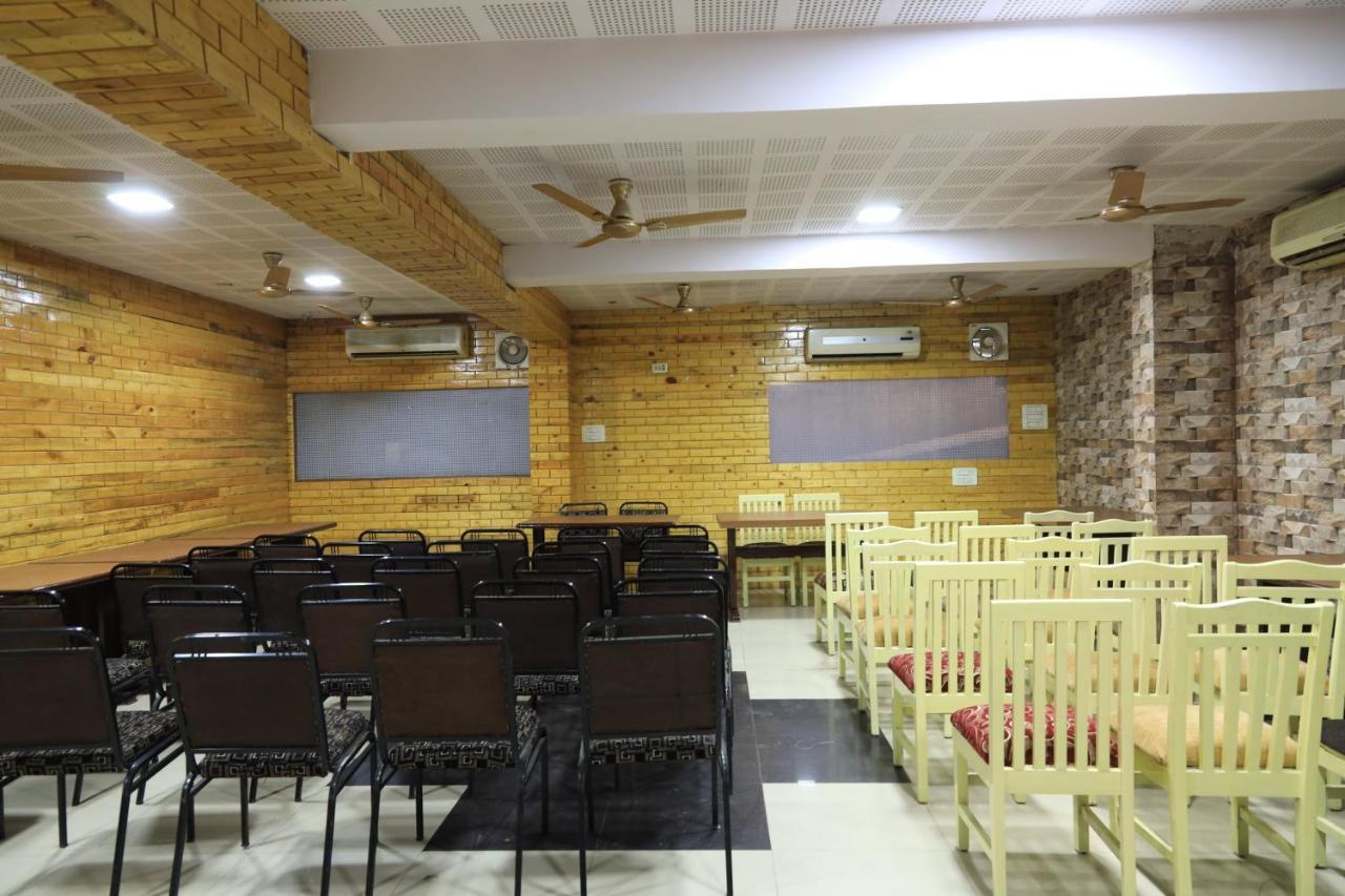Oyo Flagship 77764 Hotel Rahul Ganeshpeth Colony Nagpur Eksteriør billede